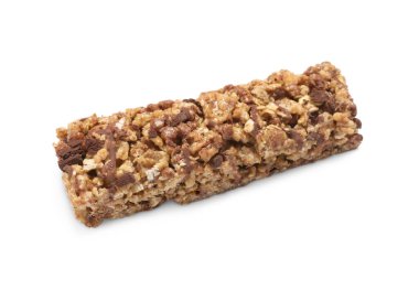 Beyaza izole edilmiş lezzetli bir granola barı.