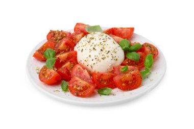Beyaz arka planda mozarella, domates ve fesleğenli lezzetli Caprese salatası.