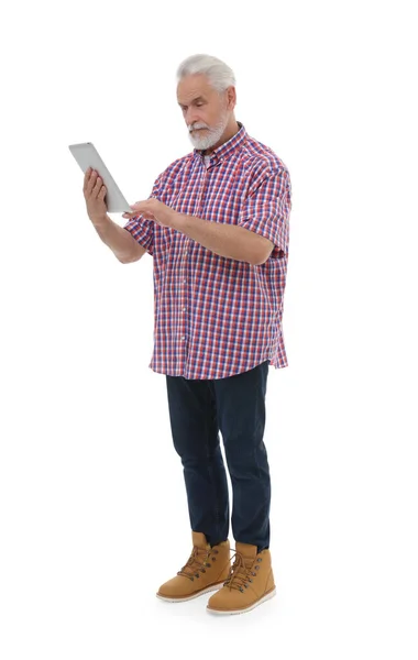 Starší Muž Tabletou Bílém Pozadí — Stock fotografie