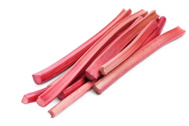 Beyazlar üzerinde izole edilmiş taze ravent sapları.