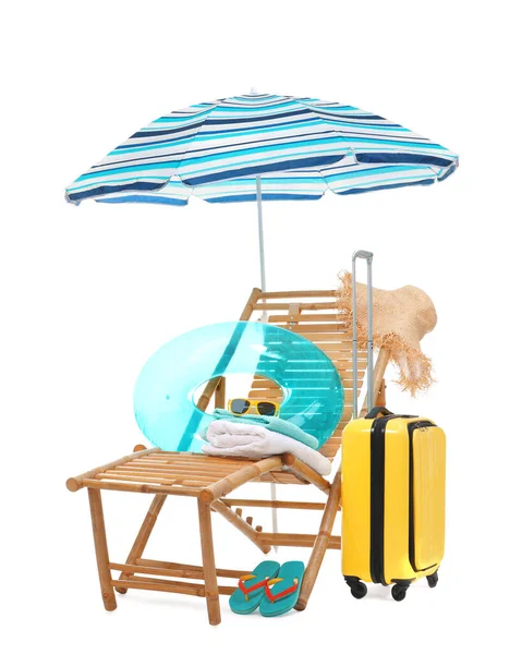 Deck Chair Umbrella Suitcase Beach Accessories Isolated White — Stock Photo, Image