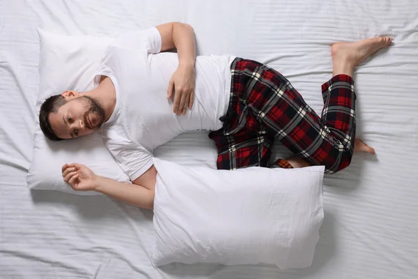 Man Suffering Insomnia Bed Top View — Stock Photo, Image