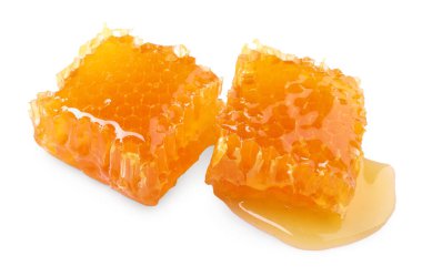 Lezzetli ballı doğal bal petekleri beyaza izole edilmiş