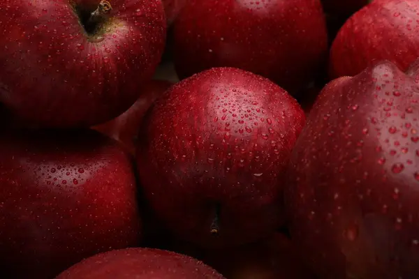Čerstvé Červené Jablka Kapkami Vody Jako Pozadí Detailní Záběr — Stock fotografie