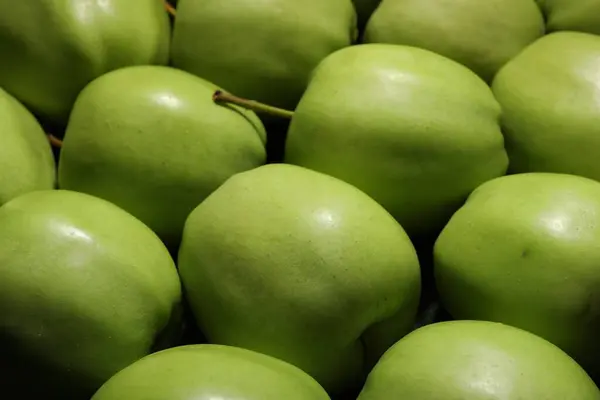 Manzanas Verdes Frescas Como Fondo Vista Cerca —  Fotos de Stock