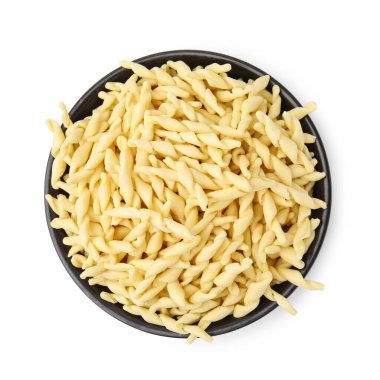 Kasede pişmemiş trofie makarna. Beyaz, üst manzara.