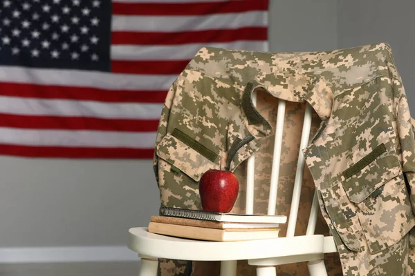 Chair Soldier Uniform Notebooks Apple Flag United States Indoors Space — Stock Photo, Image