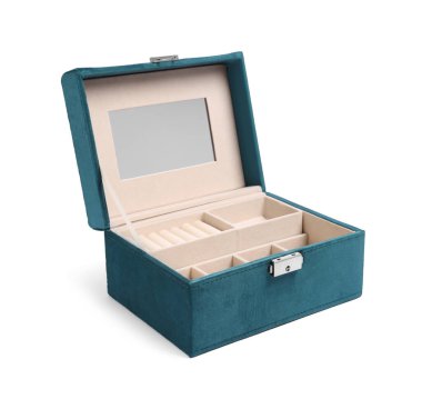 Bir boş mücevher kutusu beyaza izole edilmiş.