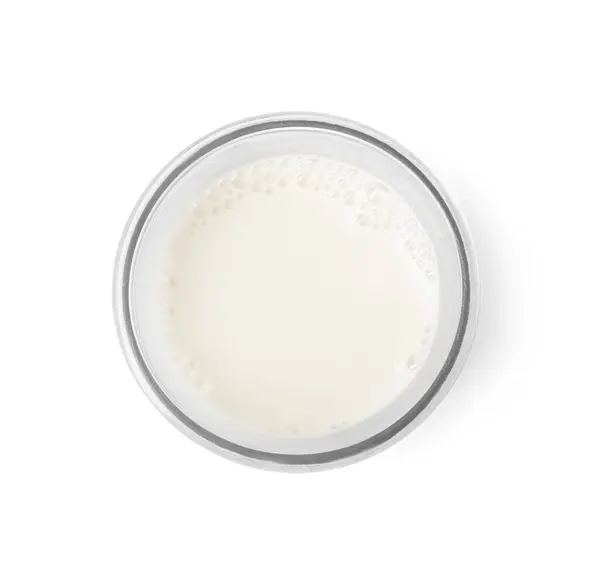 上のビューで隔離された新鮮なミルクのガラス — ストック写真