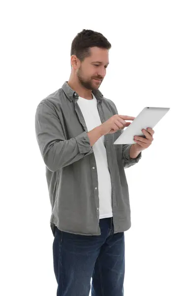 Hombre Guapo Usando Tableta Sobre Fondo Blanco — Foto de Stock