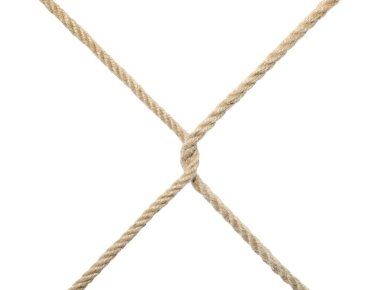 Kırışık kenevir ipleri beyazda izole edilmiş. Doğal malzeme.