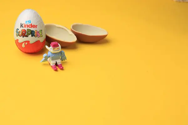 Свети Влас Болгария Июня 2023 Детские Сюрпризы Яйца Игрушки Оранжевом — стоковое фото
