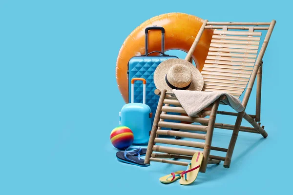 Deck Chair Suitcases Beach Accessories Light Blue Background Space Text — Stock Photo, Image