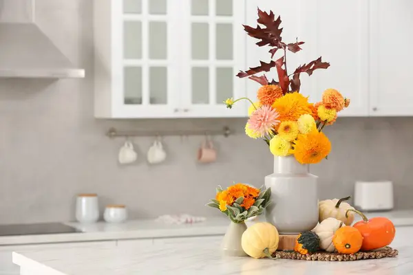Beautiful Autumn Bouquets Pumpkins Marble Table Kitchen — Stock Photo, Image