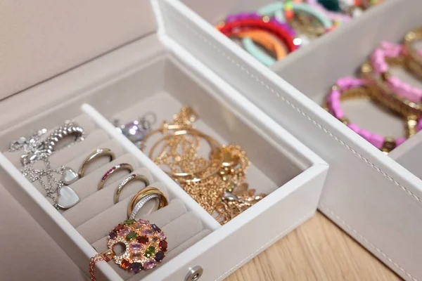 Smycken Lådor Med Eleganta Armband Och Andra Tillbehör Träbord Närbild — Stockfoto