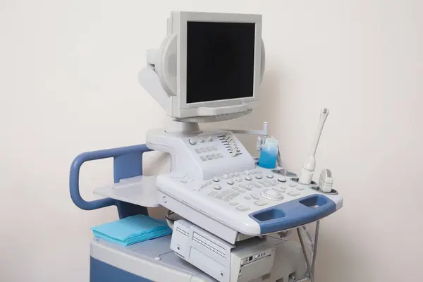 Máquina Ultrasonido Cerca Pared Blanca Equipos Médicos — Foto de Stock