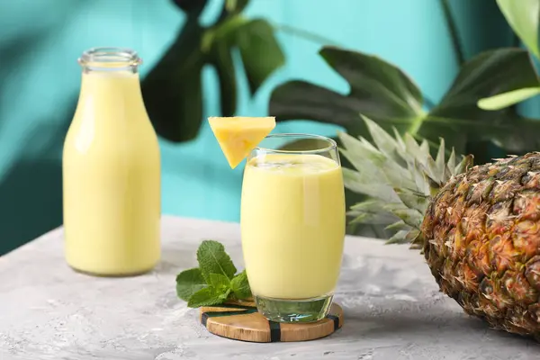 Tasty Pineapple Smoothie Mint Fruit Grey Textured Table — Stock Photo, Image
