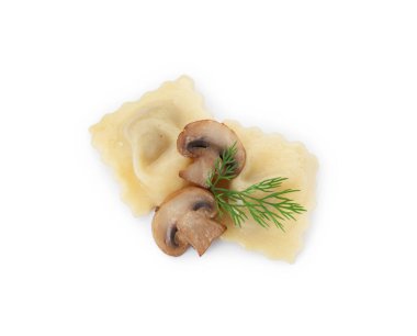 Mantarlı ve dereotlu leziz ravioli.