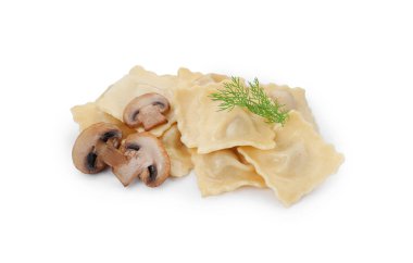 Mantarlı ve dereotlu ravioli.