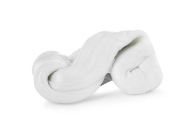 Biri beyaz arkaplanda çiğnenmiş sakız