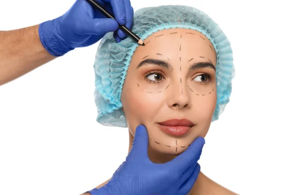 Lékař Tužkou Připravuje Pacienta Kosmetickou Chirurgii Bílém Pozadí Detailní Záběr — Stock fotografie