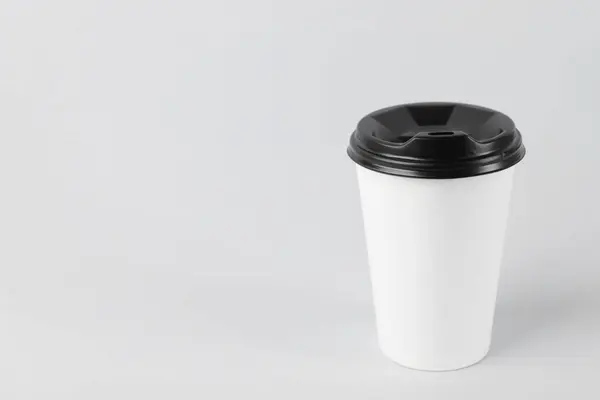 Паперова Чашка Пластиковою Кришкою Світлому Фоні Простір Тексту Кава Щоб — стокове фото