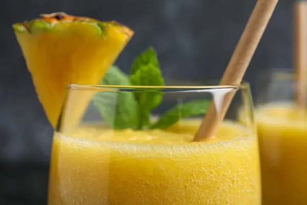 Chutný Ananasový Koktejl Skle Detailní Pohled — Stock fotografie