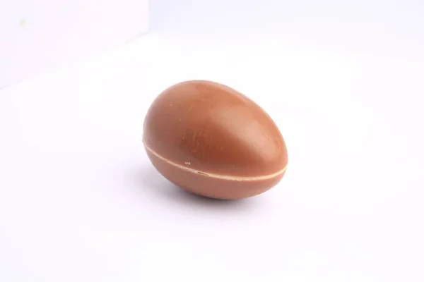 Sveti Vlas Bułgaria Czerwca 2023 Niezawinięte Kinder Surprise Egg Izolowane — Zdjęcie stockowe