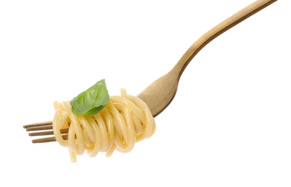 叉子与美味的意大利面和罗勒隔离在白色 — 图库照片