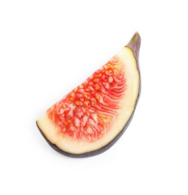 Taze incir dilimi beyaza izole edilmiş, üst manzara