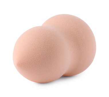 Bir bej makyaj süngeri beyaza izole edilmiş.