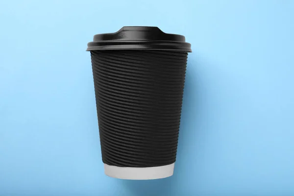 Een Papieren Beker Lichtblauwe Achtergrond Bovenaanzicht Koffie Gaan — Stockfoto
