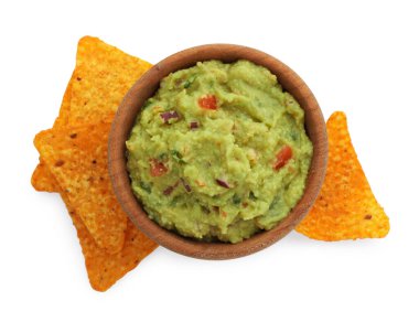 Bir kase lezzetli guacamole ve beyaz soslu cips.