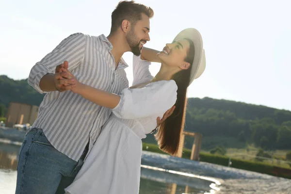 Romantikus Randi Gyönyörű Pár Együtt Töltik Időt Közelében — Stock Fotó