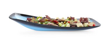 Biftek diliyle nefis salata ve beyaz üzerine izole edilmiş peynir.