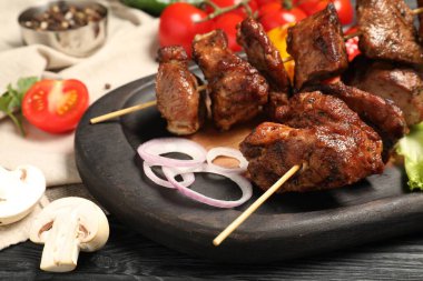 Sebzeli şiş kebaplar, yakın plan.