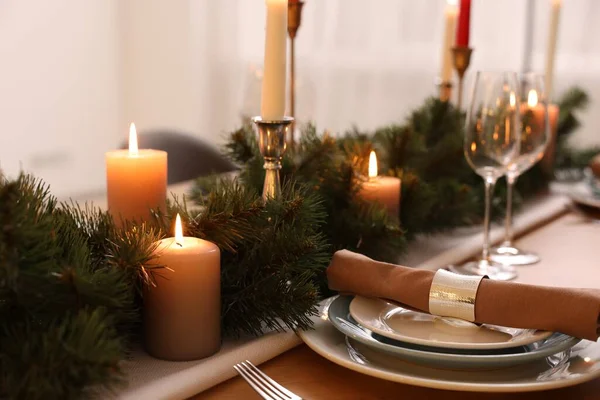 Luxury Place Setting Beautiful Festive Decor Christmas Dinner Wooden Table — Zdjęcie stockowe