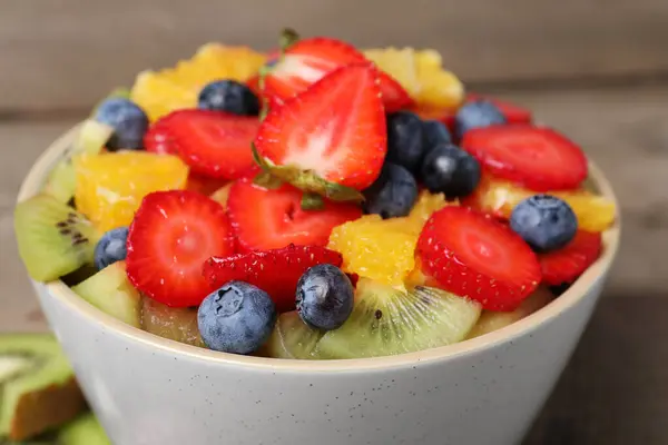 Deilig Fruktsalat Skål Bordet Tett Inntil – stockfoto