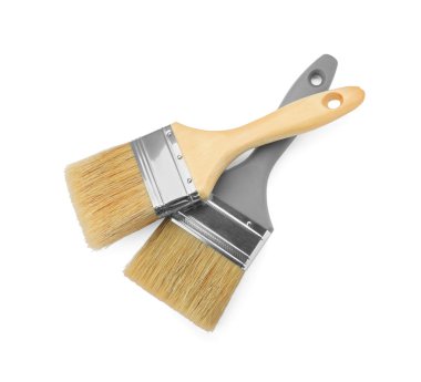 Tahta boya fırçaları beyaza izole edilmiş, üst manzara