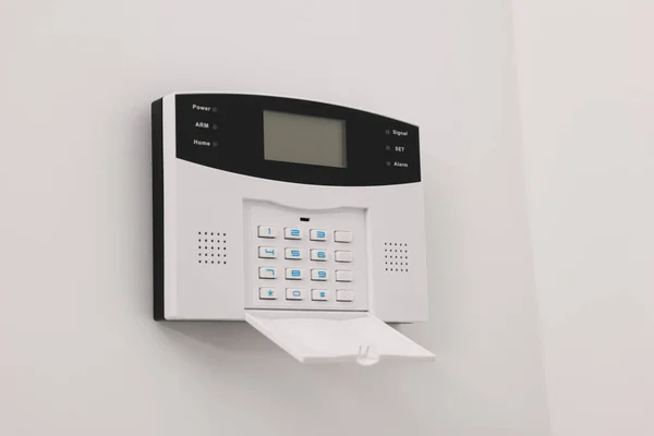 Sistema Alarma Seguridad Doméstica Pared Blanca Interiores —  Fotos de Stock