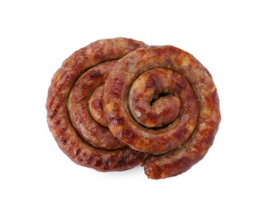Lezzetli ev yapımı sosis halkaları beyaz, üstten görünüyor.