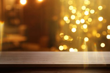 Noel ağacına karşı boş tahta, tasarım için alan