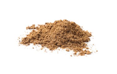 Beyaz üzerine izole edilmiş aromatik oyma (Pers kimyonu) tozu yığını