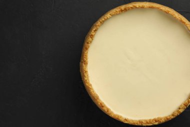 Siyah masada nefis vejetaryen tofu peynirli kek. Metin için boşluk