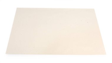 Beyaz üzerine izole edilmiş parşömen kağıdı