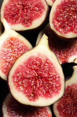 Masada taze incir yarımları, üst manzara.