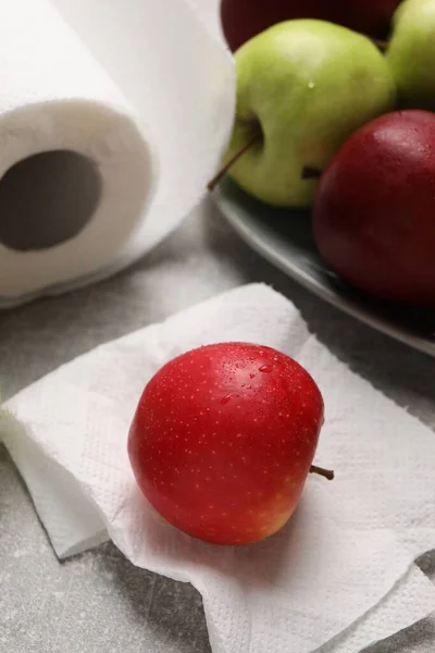 테이블에 사과와 — 스톡 사진