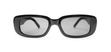 Beyaza izole edilmiş şık güneş gözlükleri. Modern aksesuar