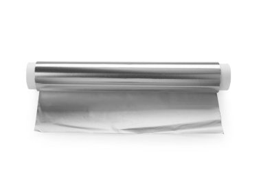 Bir rulo alüminyum folyo beyaza izole edilmiş.