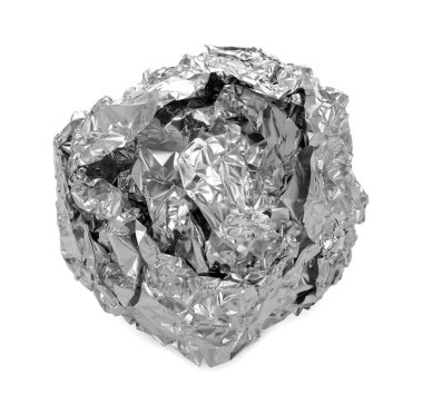 beyaz izole alüminyum folyo buruşturulmuş topu